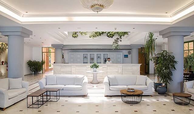 Hotel Samaina Inn: fotografie vybavení exteriérů a interiérů ubytování.