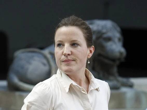 Karolína Peake: z guru ke světici a zase zpátky?