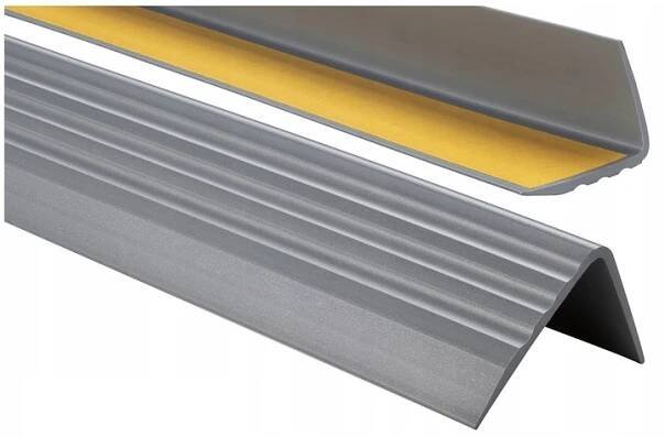 PVC SCHODIŠŤOVÁ LIŠTA 50x40mm 90cm ŠEDÁ METALIK Schodišťový profil Protiskluzový