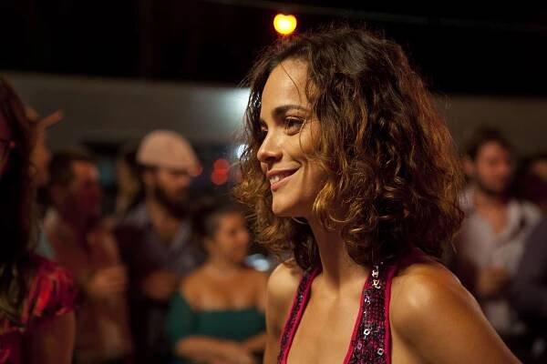Entre Idas e Vindas - Z filmu - Alice Braga