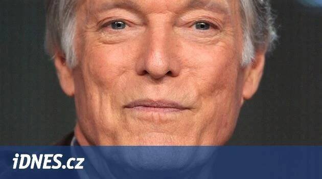 Zemřel herec Richard Chamberlain. Proslul seriály Dr. Kildare či Ptáci v trní