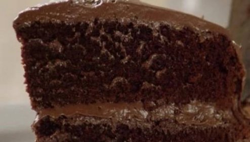 Pokud neumíte péct dorty, vyzkoušejte tento jednoduchý recept! Příprava tohoto čokoládového dortu je neuvěřitelně snadná. Navíc se povede pokaždé a bude dokonale měkký!