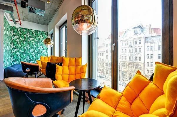 Coworking s výhledem na Václavské náměstí, coworking centrum WorkLounge