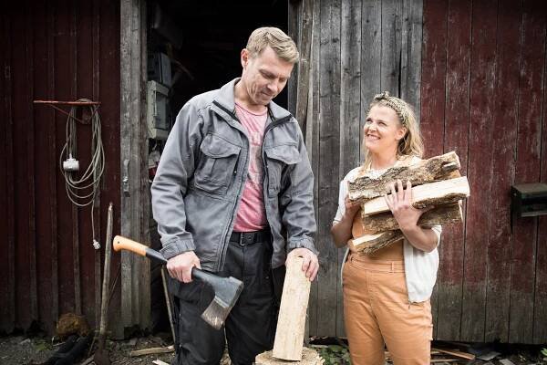 Esa Latva-Äijö, Karoliina Vanne - Korpelan kujanjuoksu - Season 3 - Z filmu