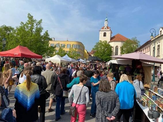 Pár fotografií z jubilejních 20. hrnčířských a řemeslných trhů Beroun 7. a 8. května 2022 (první polovina) | Hrnčířské trhy