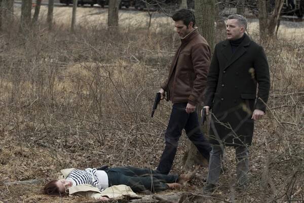 Alan Powell, Russell Tovey - Quantico - Bullet Train - Z filmu