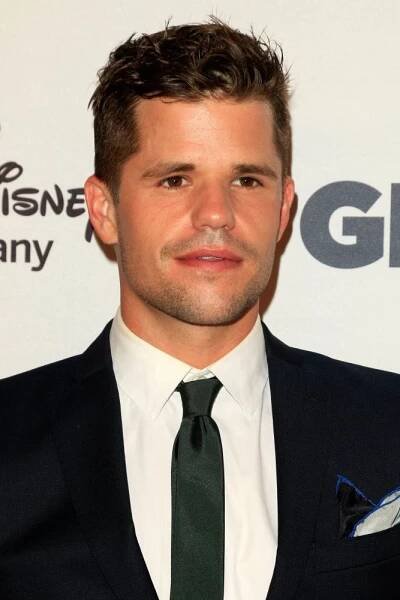 Charlie Carver at arrivals for GLSEN Respect Awards - Los Angeles, The Beverly Wilshire Hotel, Beverly Hills, CA October 21, 2016. Photo By: Priscilla Grant/Everett Collection