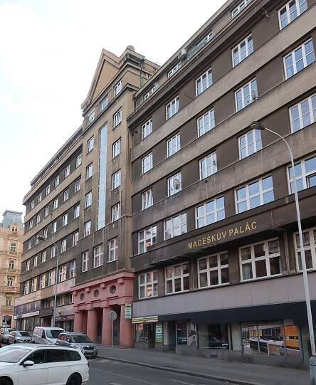 Maceškův palác, Vinohradská čp. 2165/48