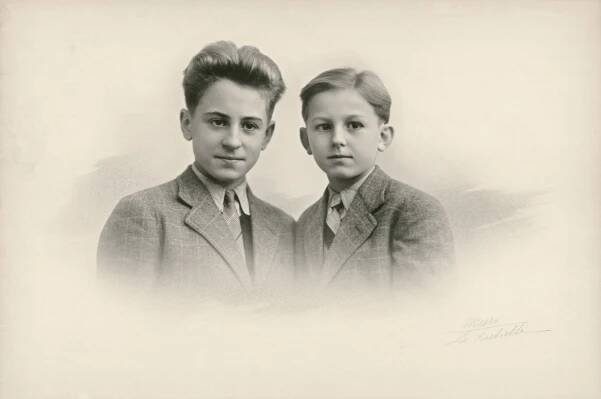 Pierre Bergé and his younger brother Michel in the 1940s., © Droits réservés