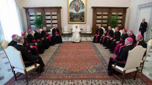 Nový pražský arcibiskup může přijít „zdola“. Hodnostáři papeže nenadchli - Seznam Zprávy