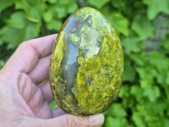 Zelený opál freeform z Madagaskaru 473g - naturshop.cz