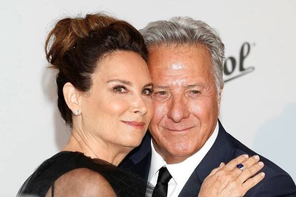 Herec v sukni Dustin Hoffman. Symbol feminismu i jeho odvržený odstrašující příklad