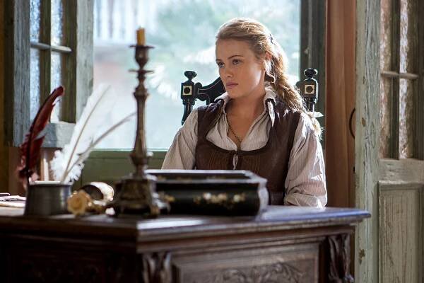 Hannah New has the kingpin look down in a scene from Starz' new pirate drama, 