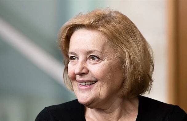 Nový Finmag na stáncích: Magda Vášáryová: Češi, proberte se! 