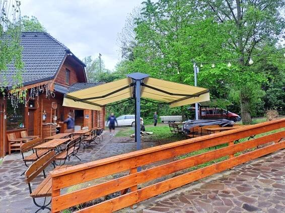 Markýzový přístřešek pro restaurace