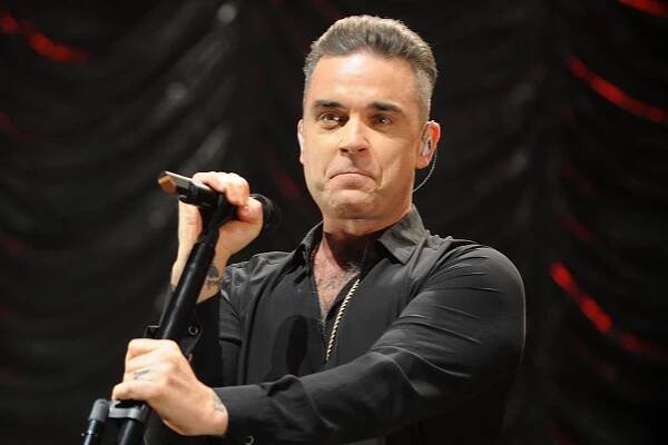 Robbie Williams Wins Pool Feud Over Jimmy Page
