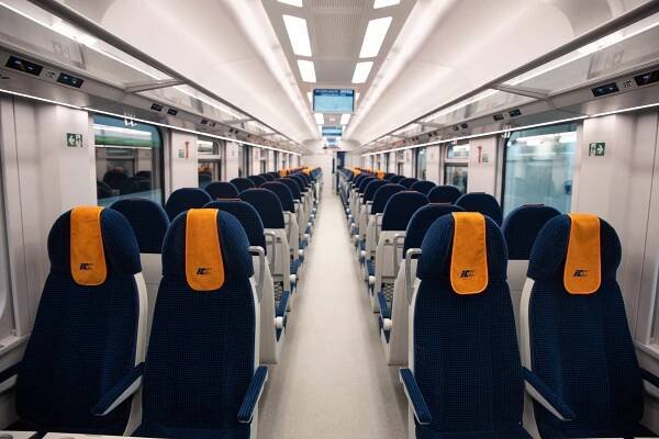 Fotogalerie: Nové vozy a modernizované lokomotivy posilují vozový park PKP Intercity | RAILTARGET 