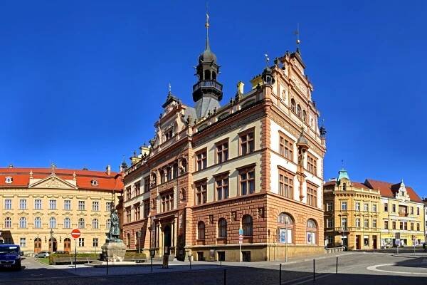 Chrudim je město s bohatou historií a okouzlující architekturou. Muzeum loutek