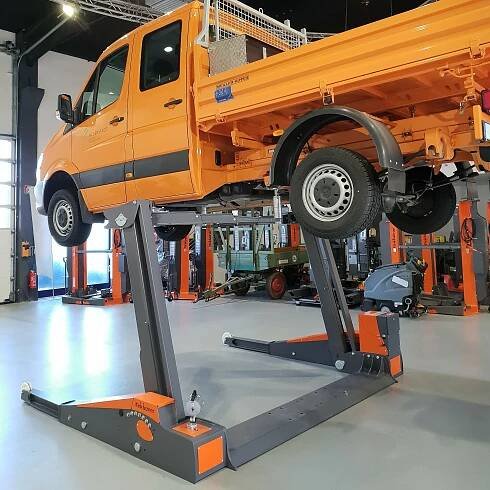 FHB3500-DC01 | Mobile 2-Säulen-Hebebühne | Walter Finkbeiner GmbH