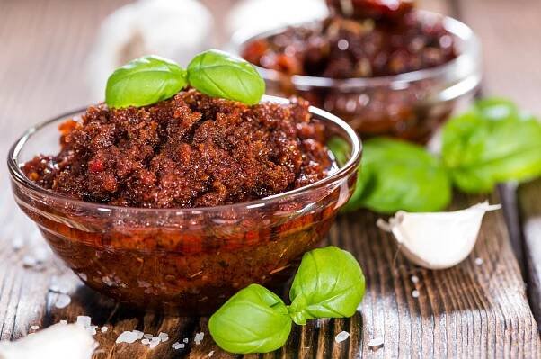 rajčatové pesto