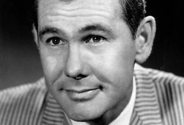 Johnny Carson - The King of Late Night TV - Biographies by Biographics