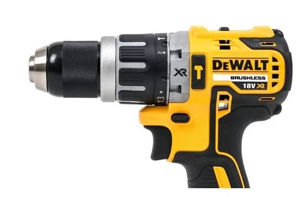Aku příklepová vrtačka DeWALT DCD796D2-QW 