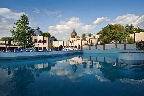 Außenbereich der Therme Bad Blumau
