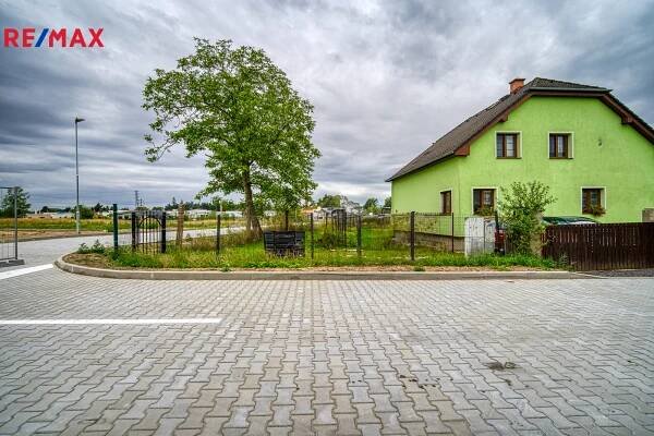 Prodej pozemku 117 m², Káraný | Reality RE/MAX