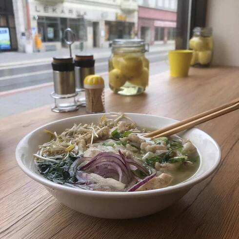 V Ostravě na Nádražní vzniklo nové rodinné vietnamské bistro | Magazín PATRIOT