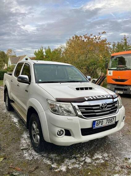 Bazar: prodej Toyota Hilux 3,0 d4d, sol manuál, ojeté, nafta, barva bílá - Portál řidiče