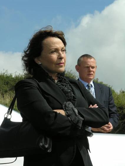 Doktor Martin - Rodičovská láska - Z filmu - Claire Bloom, Martin Clunes