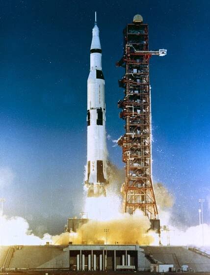Štart nosnej rakety Saturn V s nepilotovaným Apollom 6