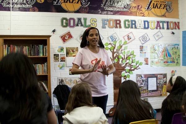 Shari Headley Stars at Home and in Community