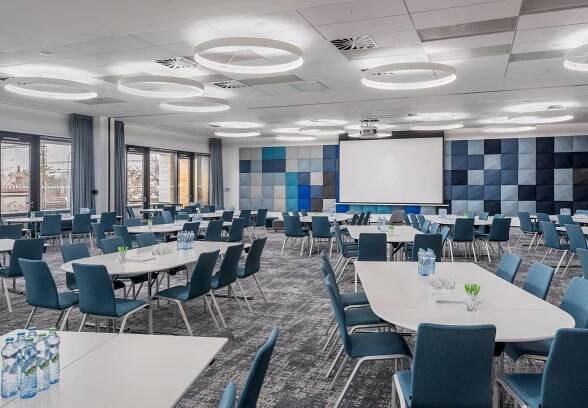 Courtyard By Marriott Hotel