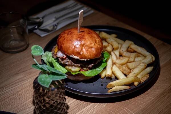 Bistro Nro 66 - kousek venkova v srdci Olomouce. Láká na steaky i kapra