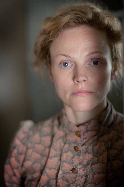 Vesnice - Série 2 - Promo - Maxine Peake