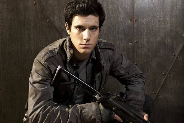 Drew Roy - Falling Skies - Season 2 - Promo