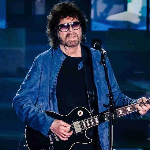 “Jeff is heartbroken to report that he will not be able to perform”: Jeff Lynne’s ELO cancel last ever...