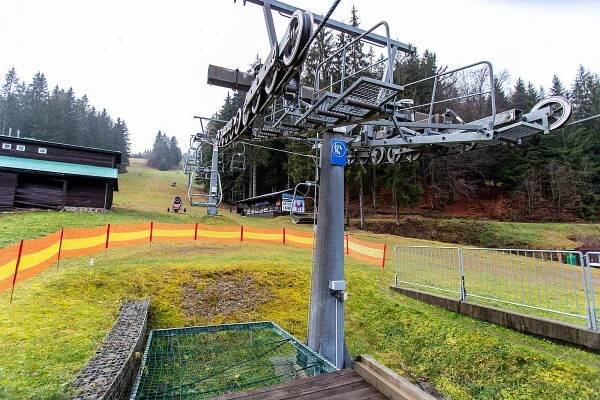 Lyžařské areály v Beskydech, 27. listopadu 2022, Staré Hamry. Ski Park Gruň.