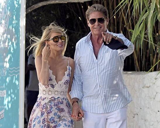 Foto k tématům Hayley Roberts, David Hasselhoff