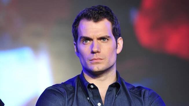 Ani Zaklínač, ani Superman. Král nerdů Henry Cavill se s Amazonem pouští do sci-fi války Warhammeru