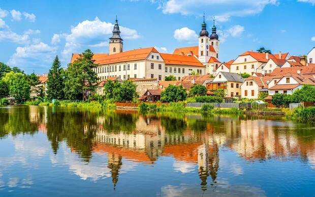 Pobyt přímo u památek UNESCO: Historické centrum Telče v romantickém Penzionu No. 20 se snídaní formou bufetu