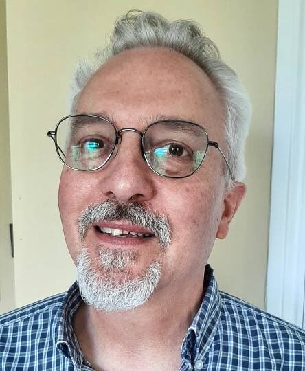 Houpu se mezi lehkomyslností a tragédií – Britský spisovatel Alan Hollinghurst