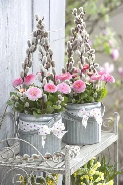 DIY Easter Decorations: 2 Tin Can Centerpieces