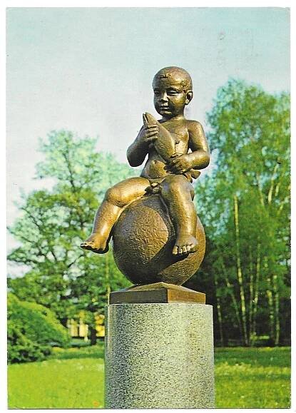 FRANTIŠKOVY LÁZNĚ - NÁMĚSTÍ MÍRU - SOCHA FRANTIŠKA