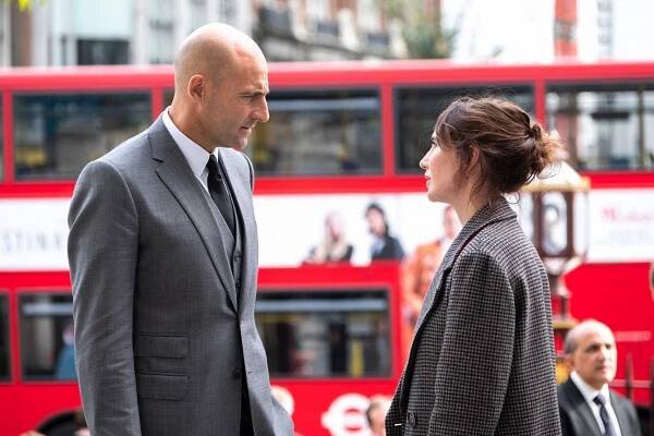 Chrám - Epizoda 1 - Z filmu - Mark Strong, Carice van Houten