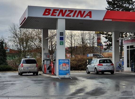 Vy nemáte rýži? Máte dudlík? I s takovými otázkami se dnes setkává obsluha čerpací stanice (www.pribram.cz)