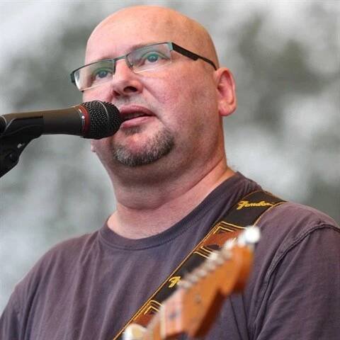 Takto dnes vypadá frontman kapely Buty Radek Pastrňák.