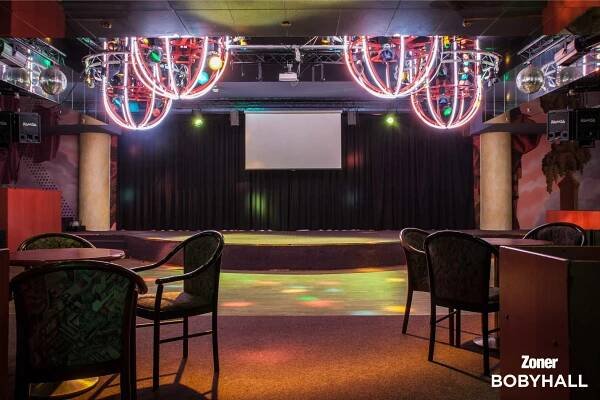 Pronájem CAFE DE PARIS prostory na akci - Bobyhall.cz