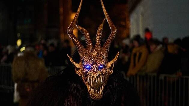 Jeden z největších průvodů takzvaných Krampusů hostil  rakouský Schladming. Akce se účastnilo 57 skupin z různých zemí. Na událost se každoročně přijedou podívat tisíce návštěvníků. Mimo jiné i z Česka. (listopad 2024)